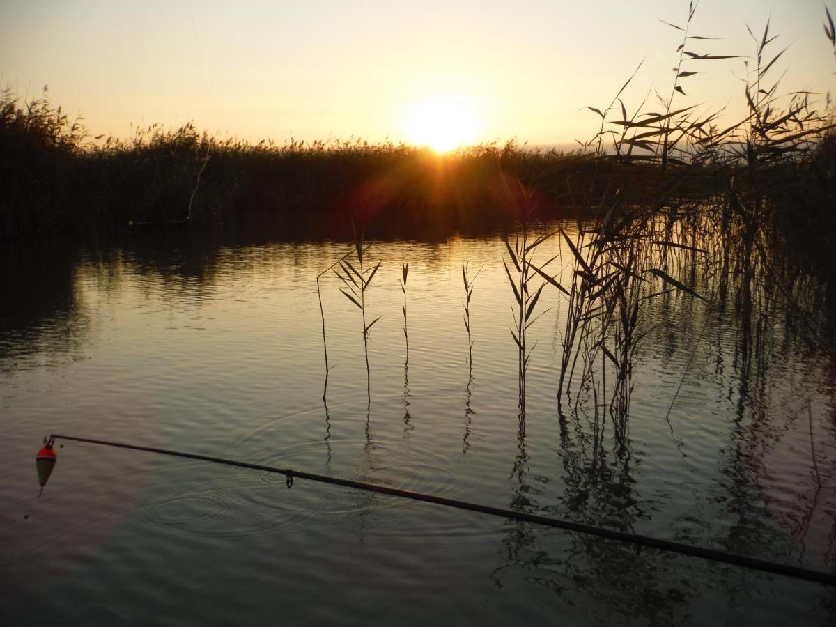 Pfahlbau Rust/Neusiedlersee Sunset I Villa Kültér fotó